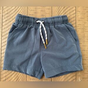 Vineyard Vines Kids performance Blue Shorts 2t